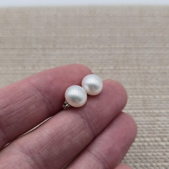 Sterling Silver Bright White Pearl Stud Earrings A4398 - Picture 2 of 5